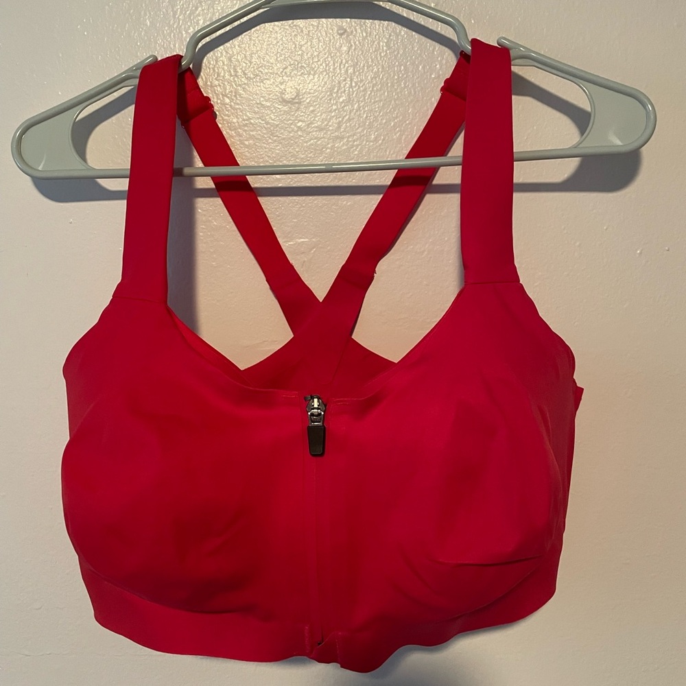 Victoria’s Secret incredible knockout ultra max sports bra